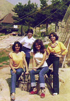 Taraneh Keysar & Miss Iran Finalists